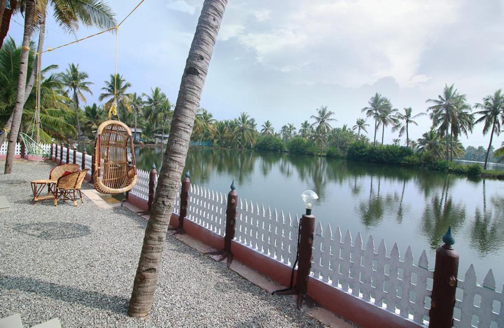 Munroe Island Lake Resort Mundrothuruth Экстерьер фото